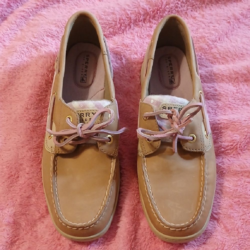 Sperry Tan Leather Boat Shoes with Pink Laces